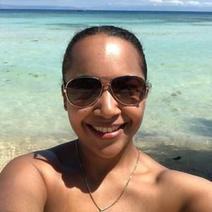 Meet your Posher, Derly